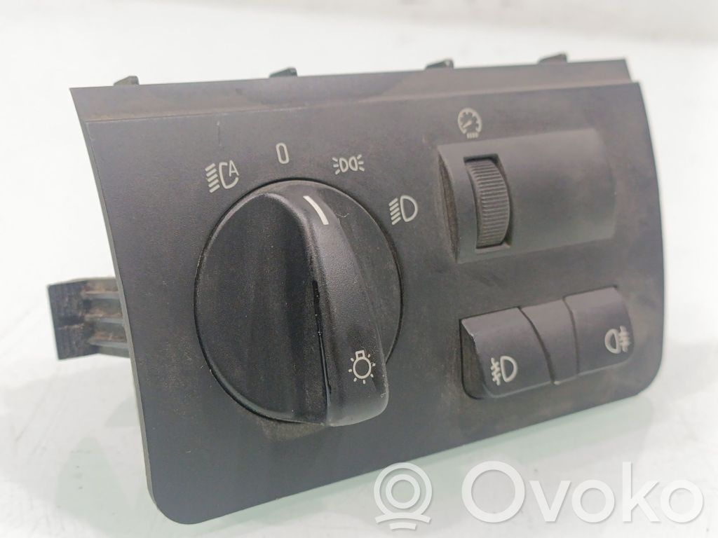 Light switch   6909775,037045061