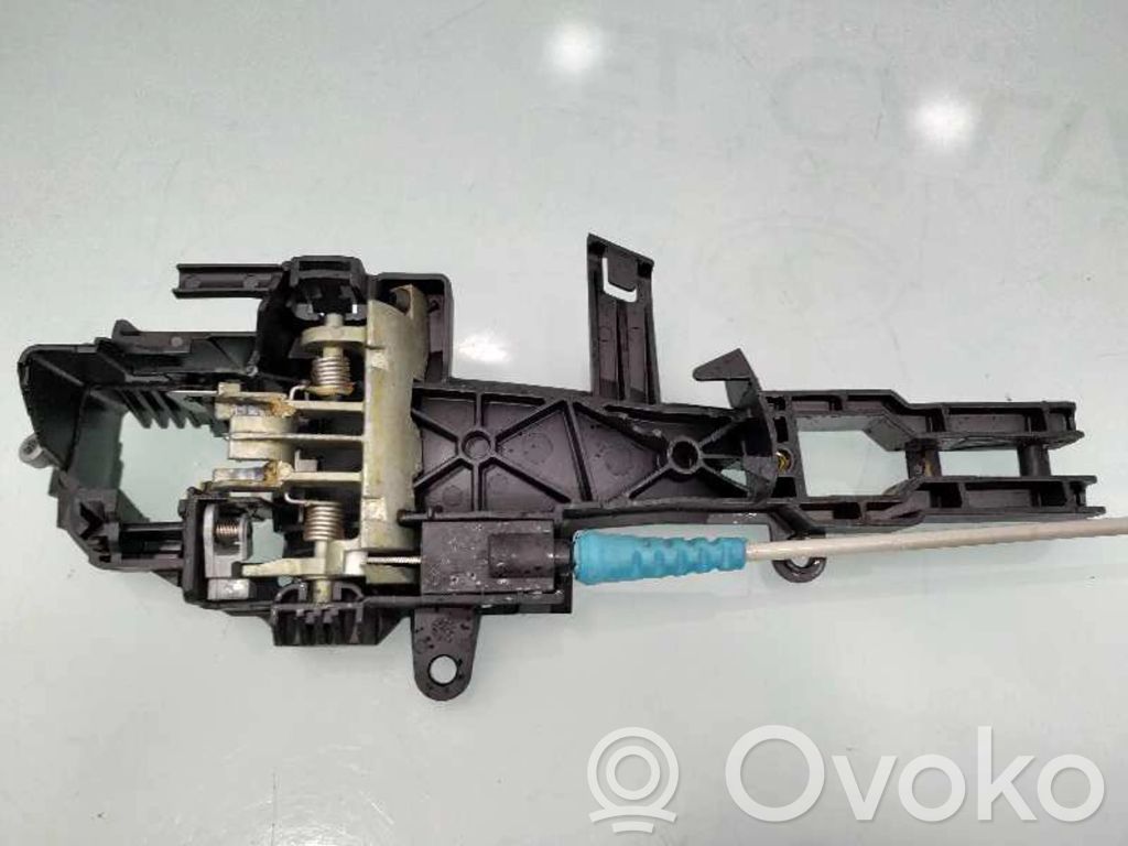 Rear door lock   7202147