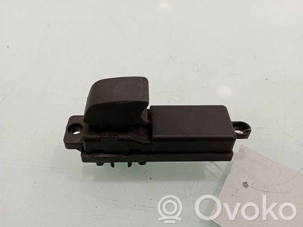 Electric window control switch   D65166370