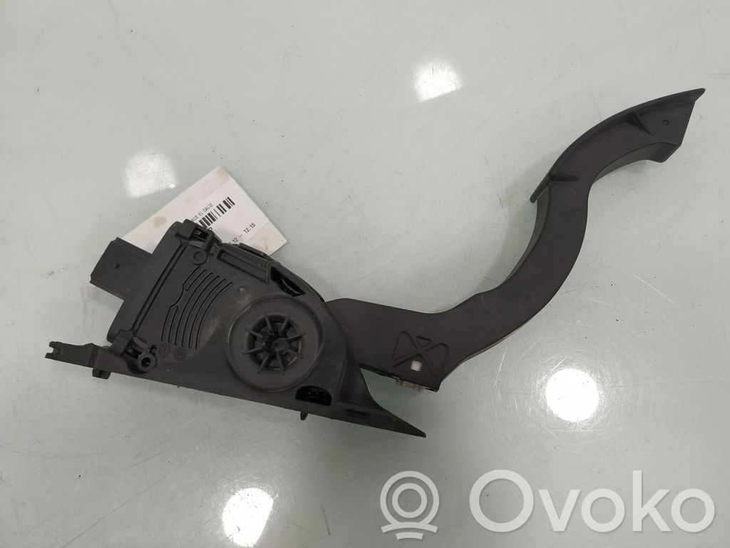 Volvo V40 Accelerator throttle pedal 
