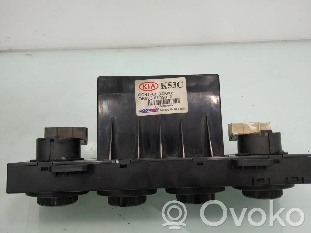 KIA Carnival Climate control unit 