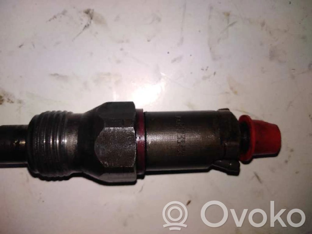 Renault Rapid Inyector de combustible 