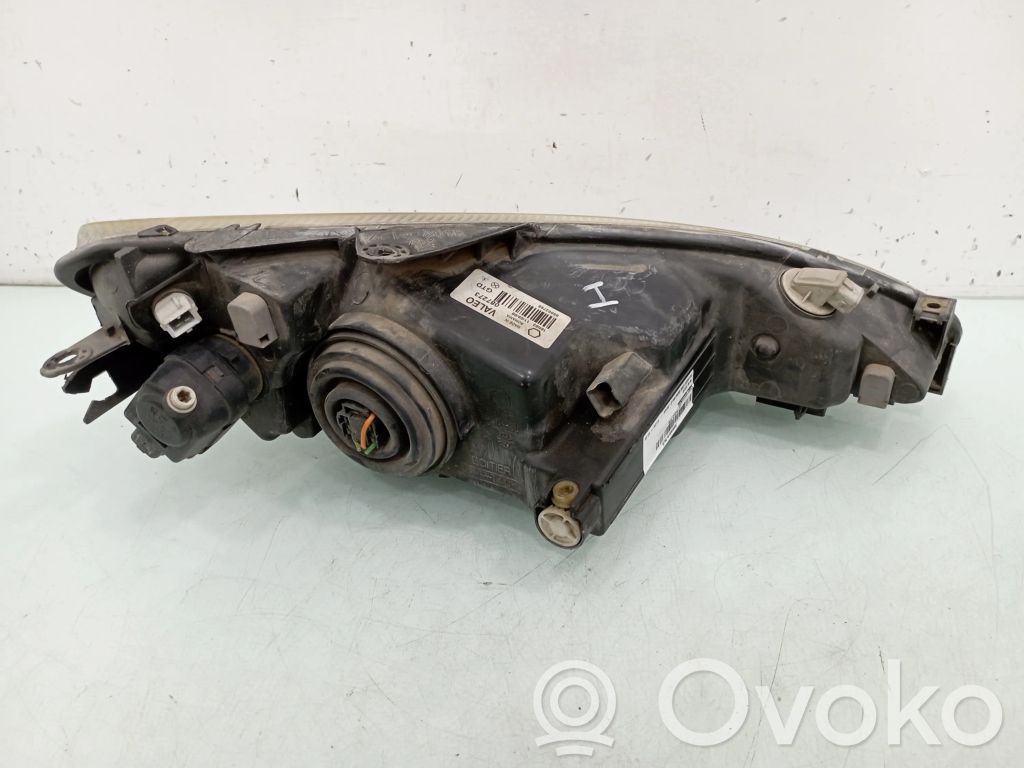 Peugeot 206 Lampa przednia 