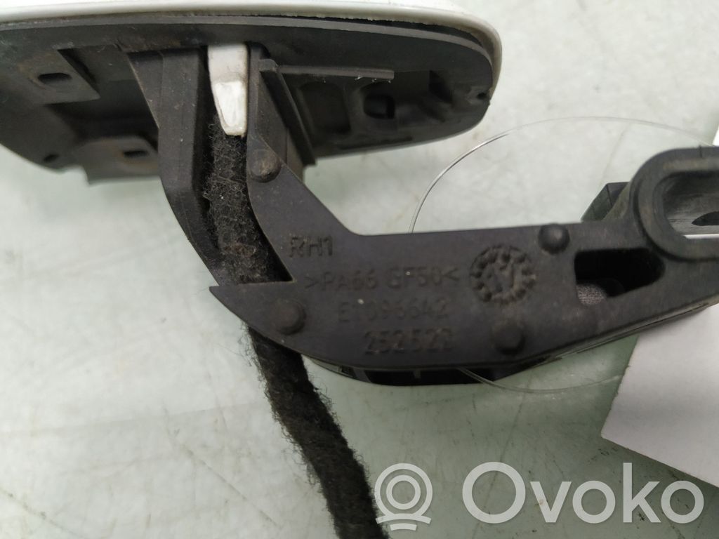 Manecilla externa puerta trasera   E1096642