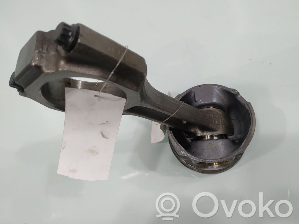 KIA Cerato Piston 