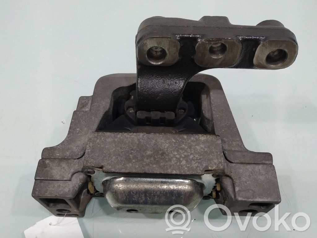Peugeot 207 Engine mount bracket 