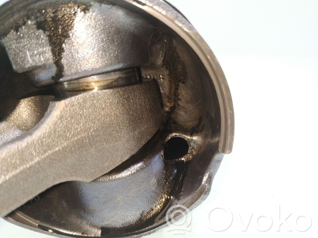 Piston