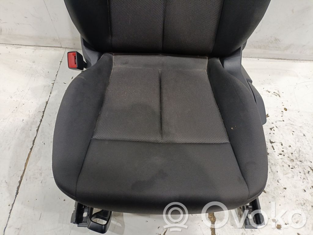 Audi A3 8Y Kuljettajan istuin 