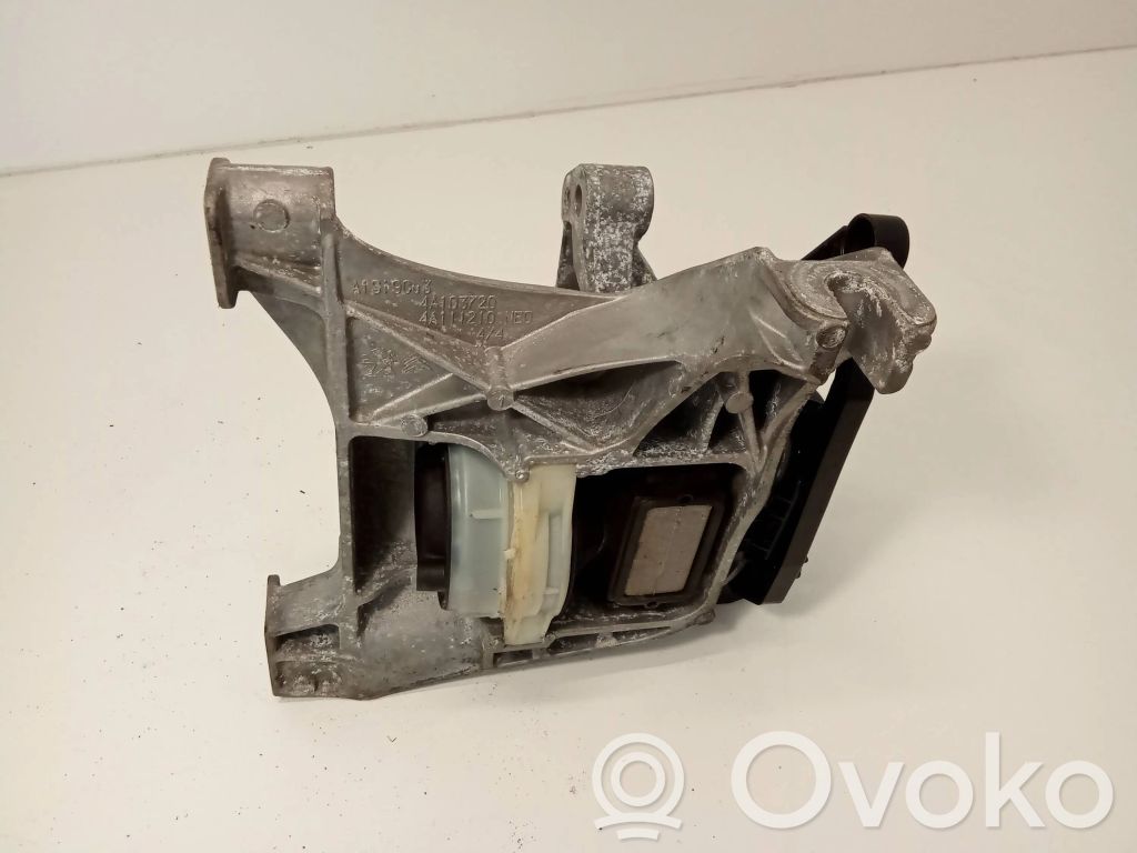 Engine mount bracket   4A103720,4A111210,A1S9CU3,4A100180,9819665580