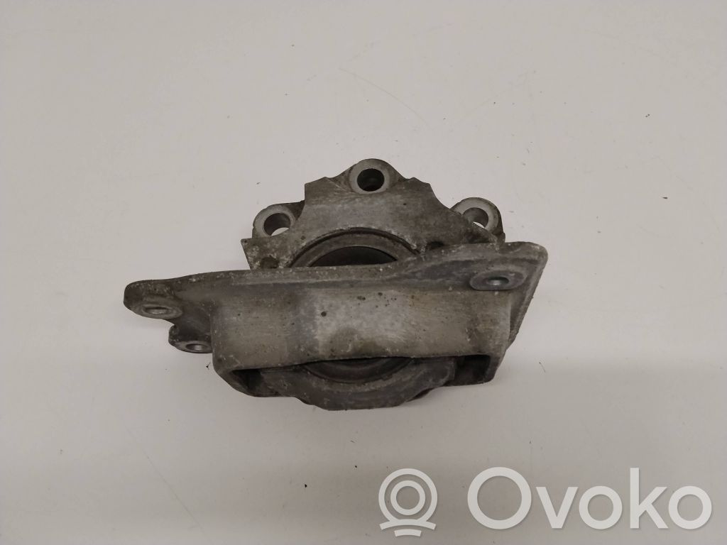 Volvo S90, V90 Engine mount bracket 