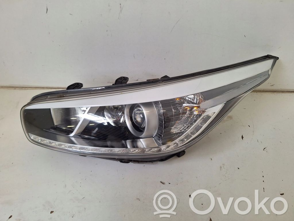 KIA Ceed Headlight/headlamp 
