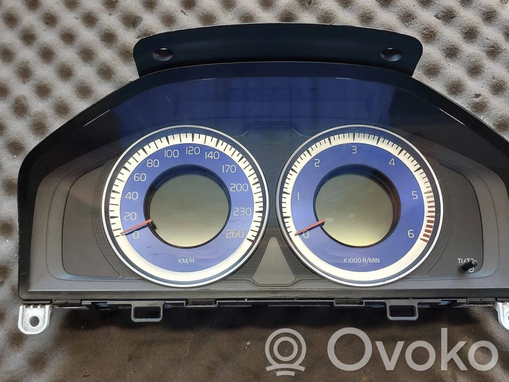 Volvo XC60 Speedometer (instrument cluster) 
