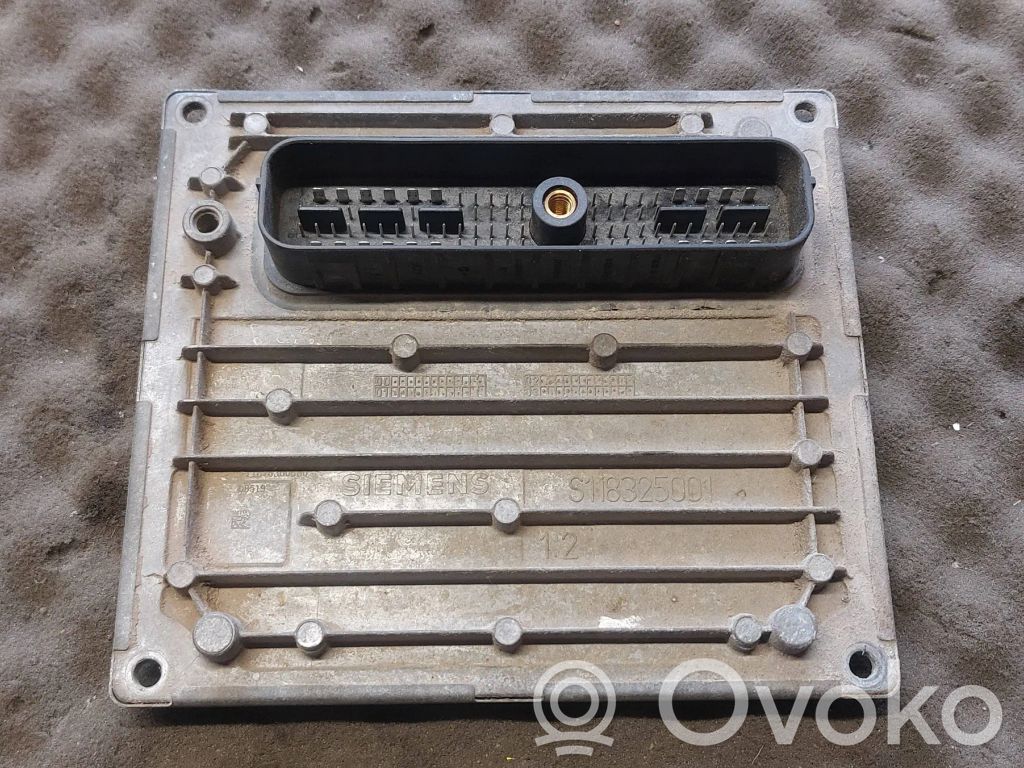 Sterownik / Moduł ECU   4S6112A650KB,S118763006