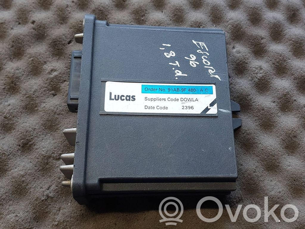 Ford Escort Engine control unit/module 