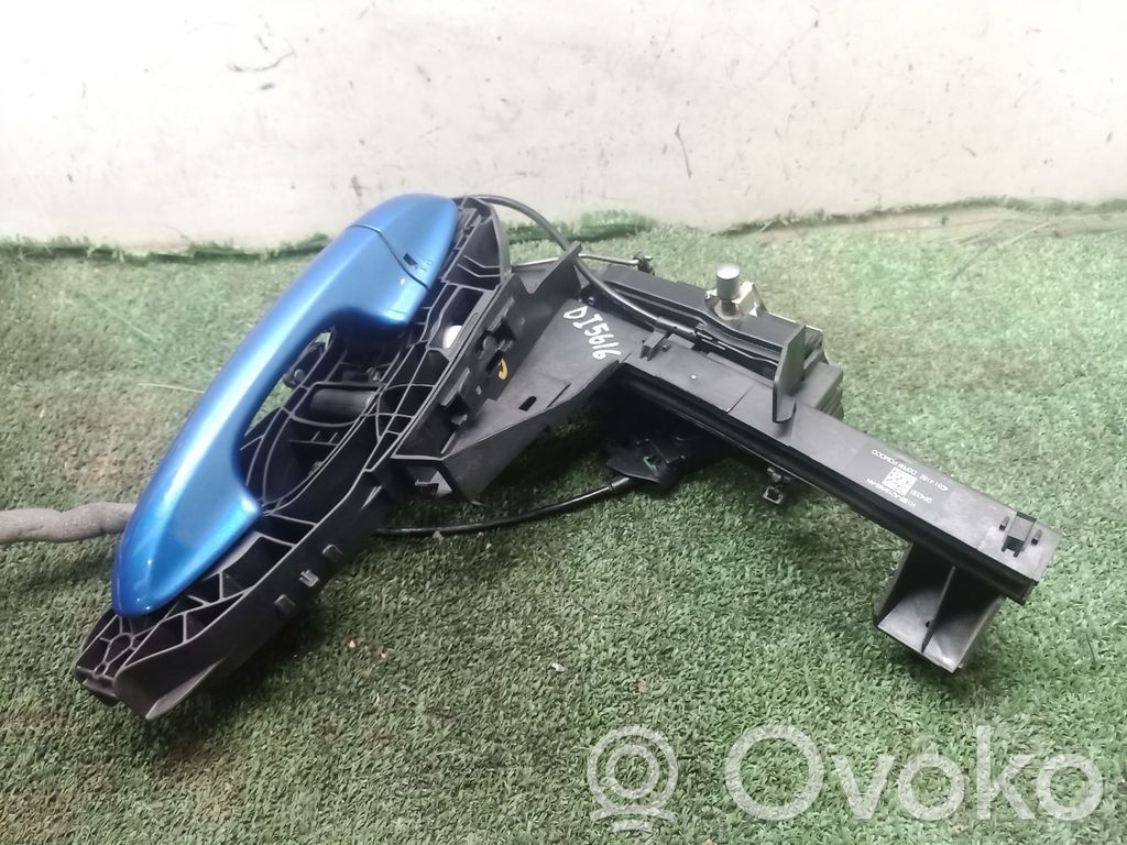 Ford Fiesta Priekšpusē slēdzene 
