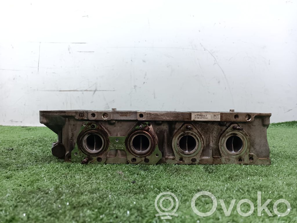 BMW 1 E81 E87 Engine head 