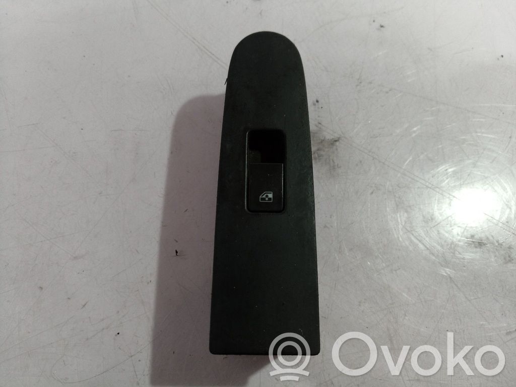 Opel Omega B2 Front door interior handle 