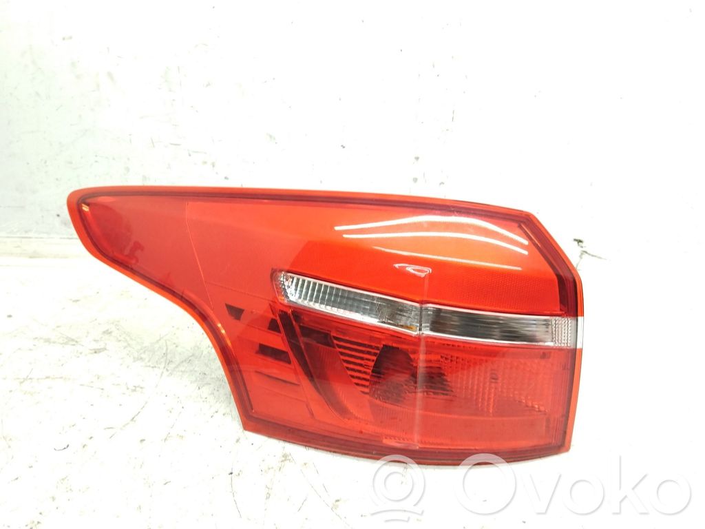 Ford Focus Luz trasera/de freno 