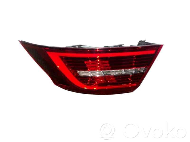 Volkswagen PASSAT B8 Lampă spate în caroserie 