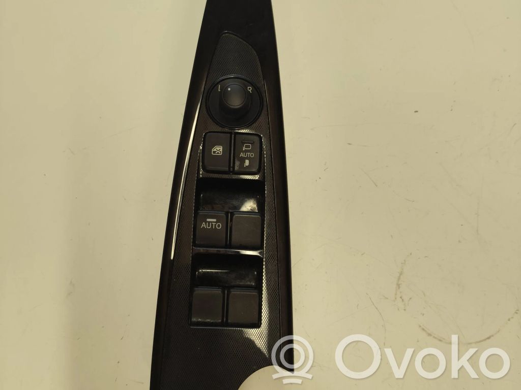 Mazda CX-3 Electric window control switch 