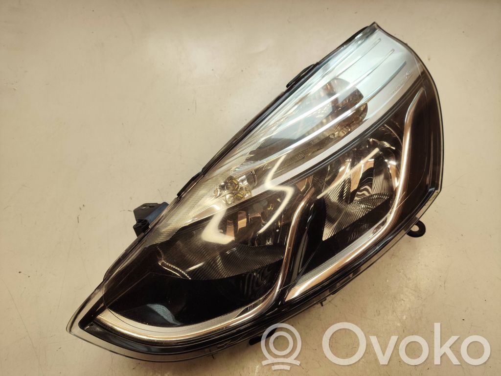 Renault Clio IV Lampa przednia 