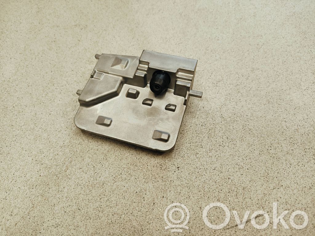 Toyota Auris E210 Windshield/windscreen camera 
