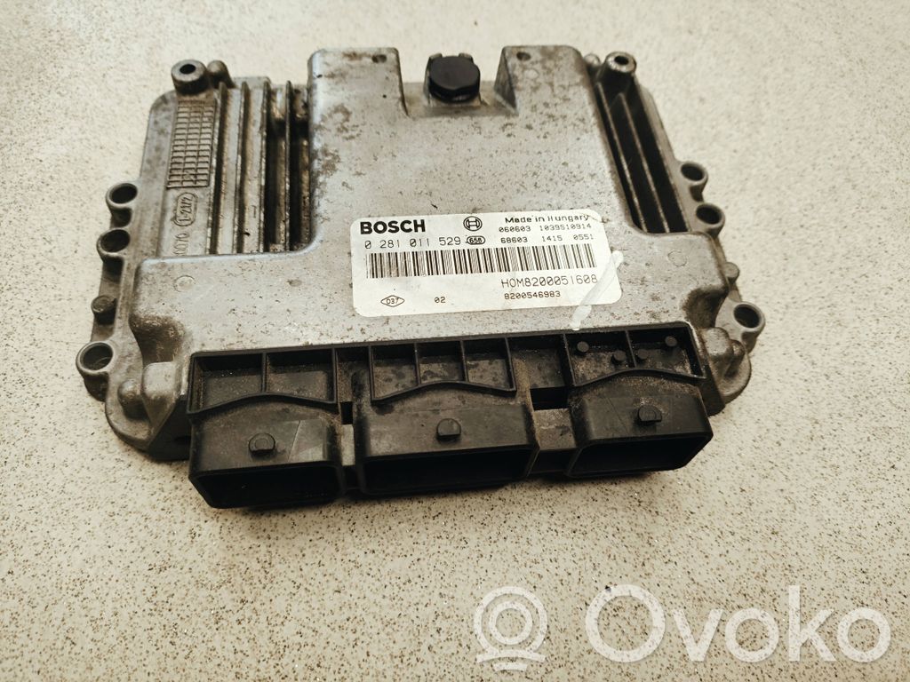 Opel Vivaro Engine control unit/module 