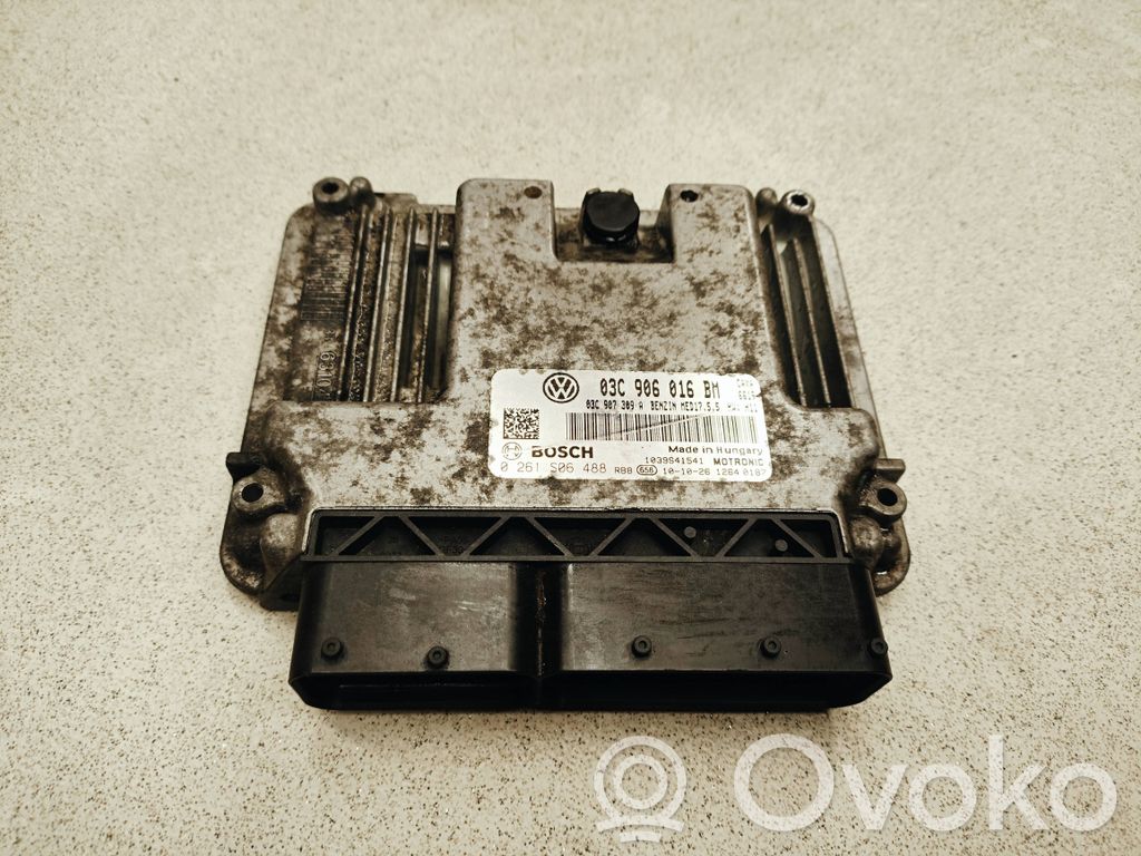Volkswagen Golf VII Engine control unit/module 