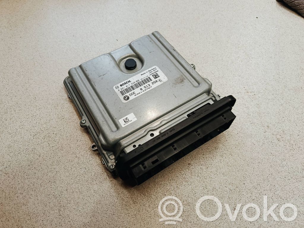 BMW 5 F10 F11 Engine control unit/module 