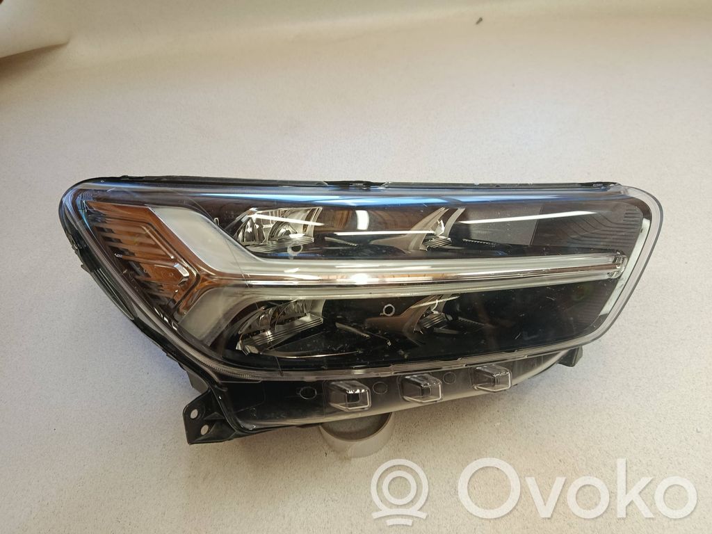 Volvo XC40 Headlight/headlamp 