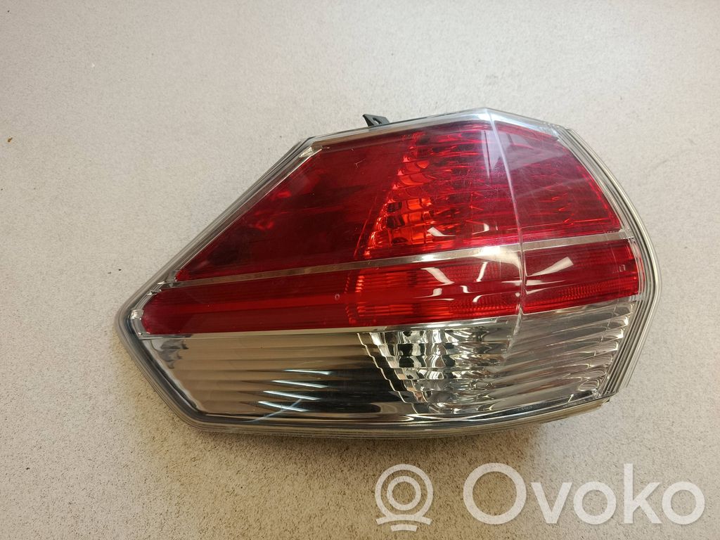 Nissan X-Trail T32 Lampă spate în caroserie 