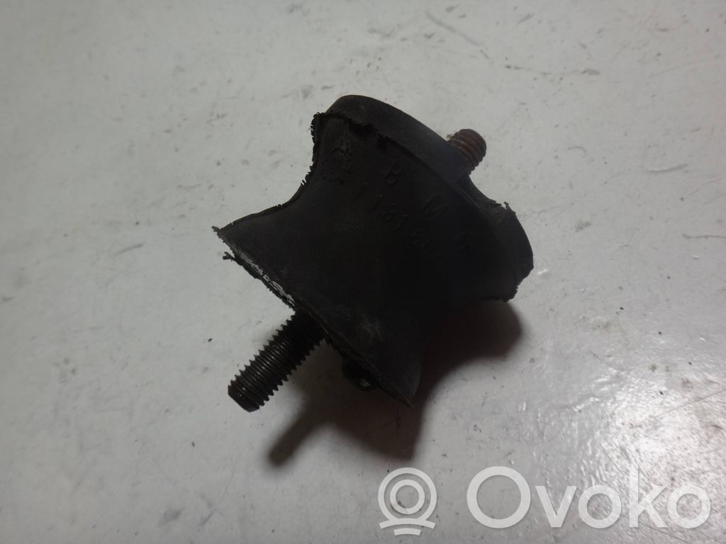 Engine mount vacuum valve   1131664