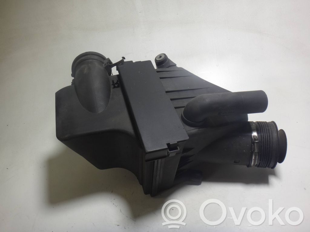 BMW 5 E39 Air filter box 