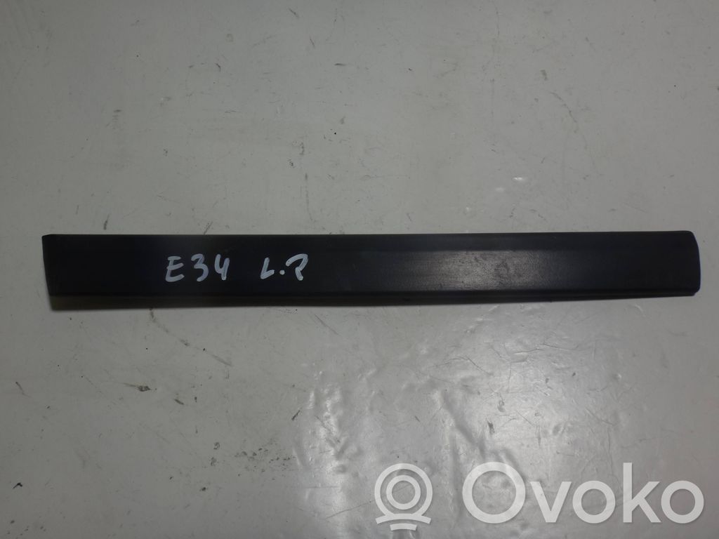 BMW 5 E34 Apdaila sparno (moldingas) 