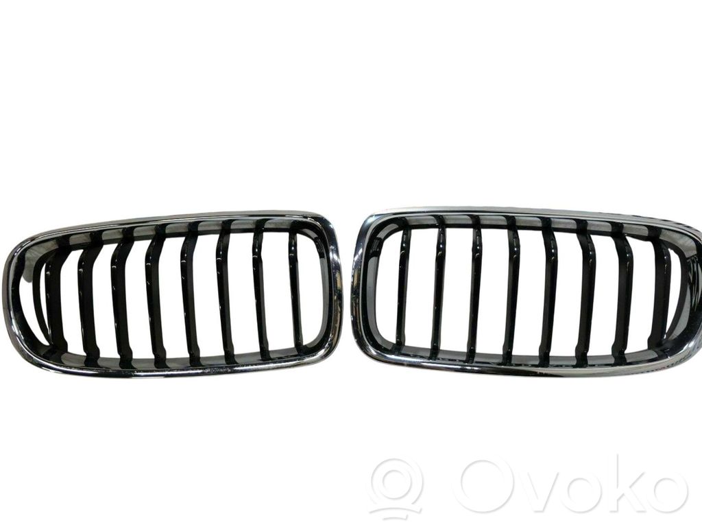 BMW 3 F30 F35 F31 Etupuskurin ylempi jäähdytinsäleikkö 