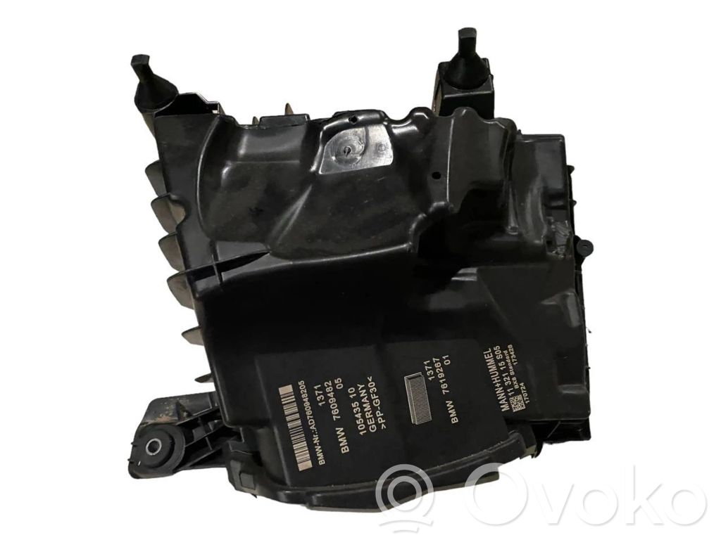 BMW 2 F46 Obudowa filtra powietrza 