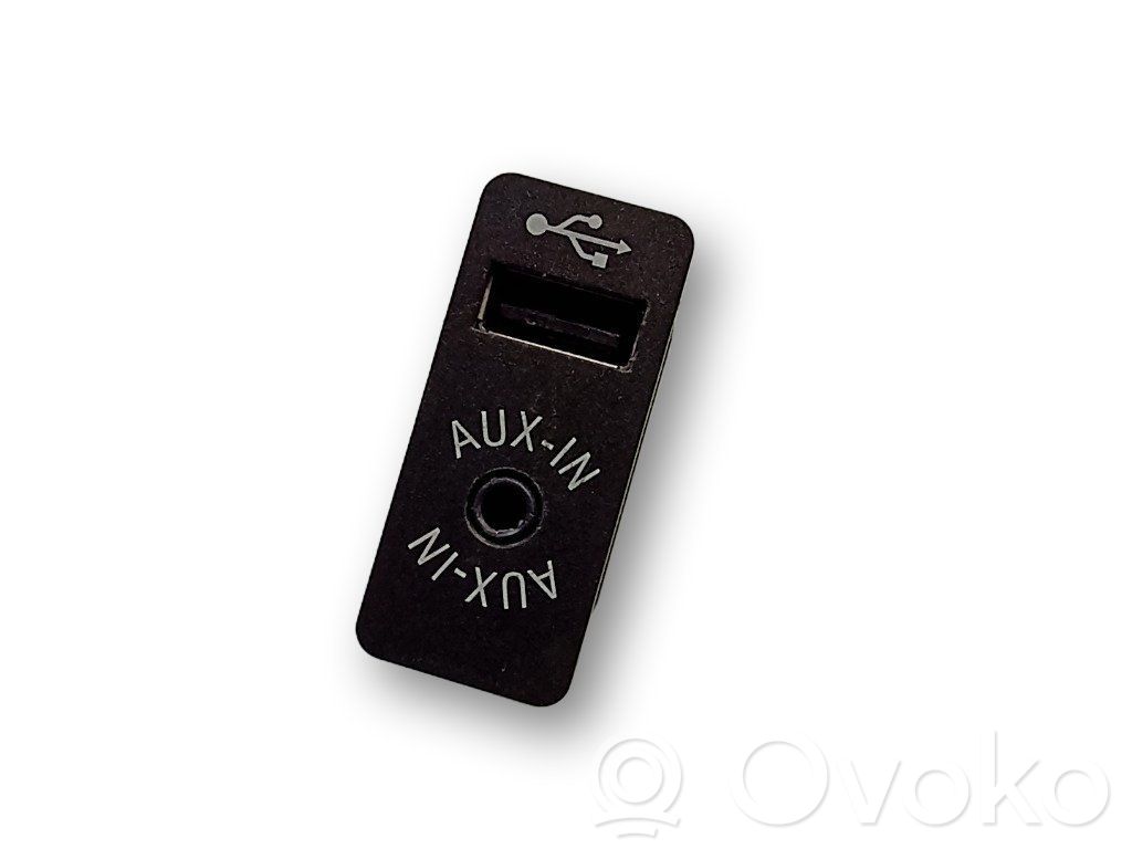 Enchufe conector USB   84109266607,9266607