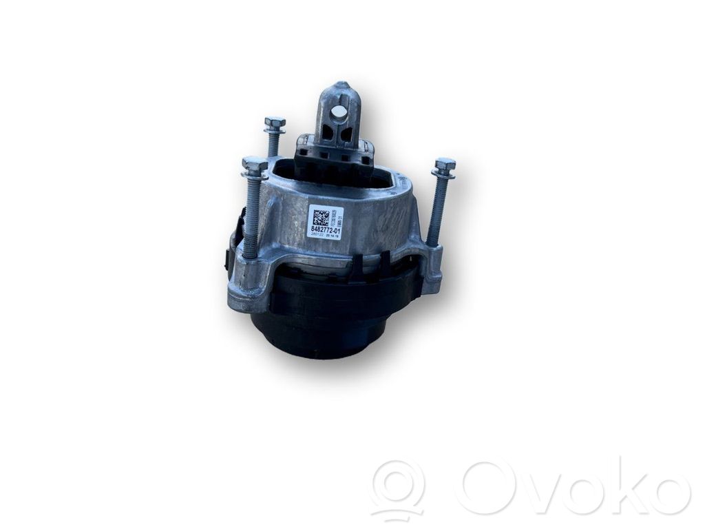 BMW 5 G30 G31 G38 Engine mount bracket 