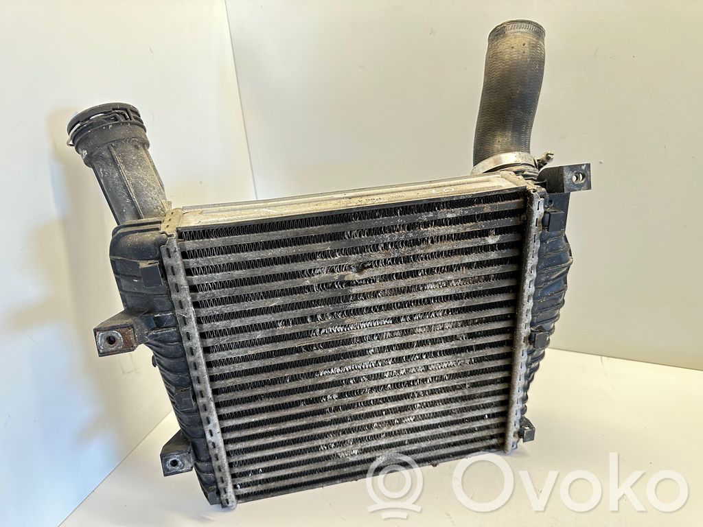 Audi Q7 4L Interkūlerio radiatorius 