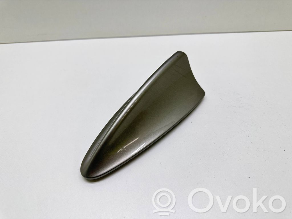 GPS-pystyantenni   6921896,21367510,1111872100