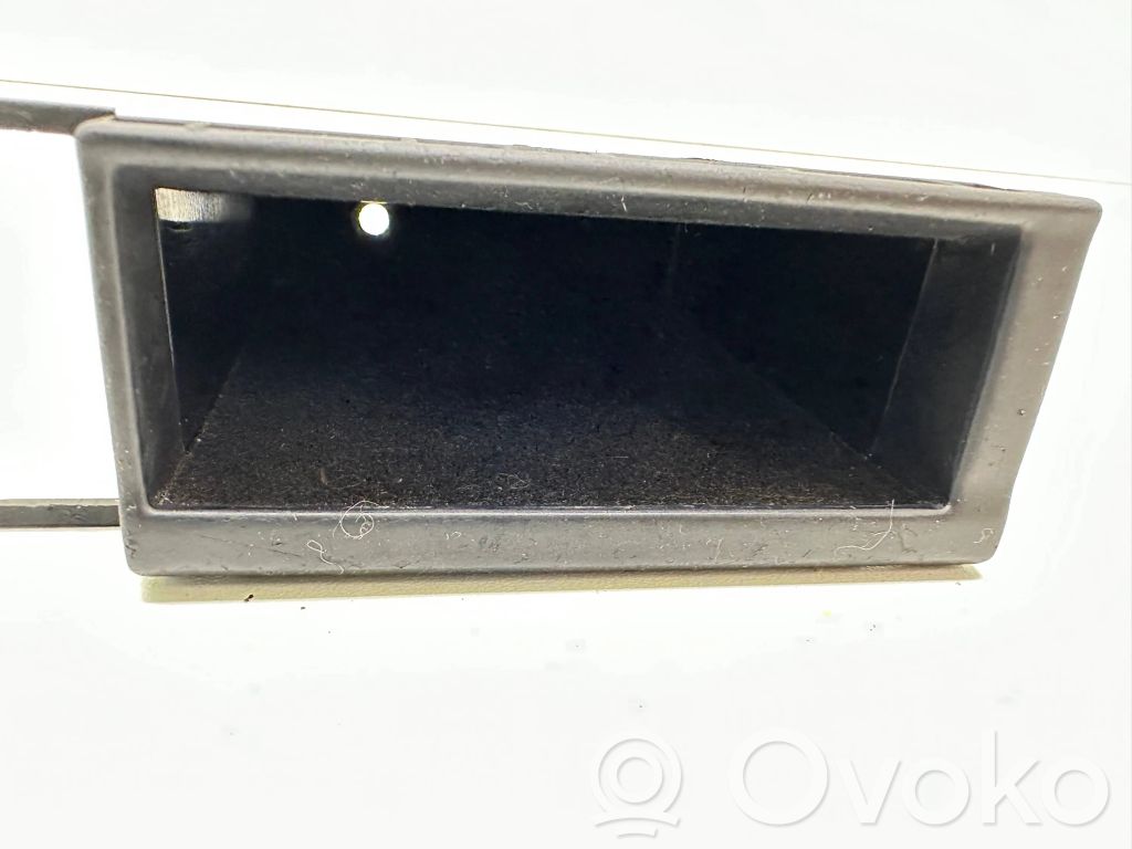Audi 80 90 S2 B4 Daiktadėžė 