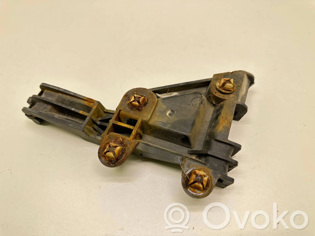 Audi 80 90 S2 B4 Front bumper mounting bracket 