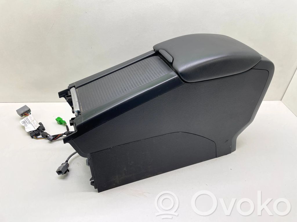Volvo XC60 Armrest 