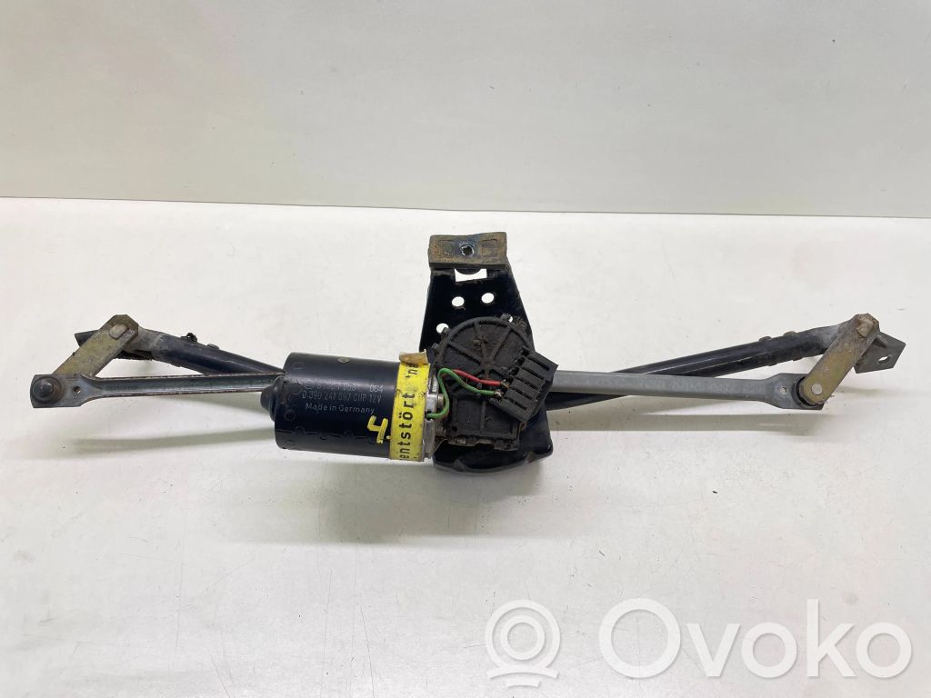 Audi 80 90 S2 B4 Motor y varillaje del limpiaparabrisas delantero 