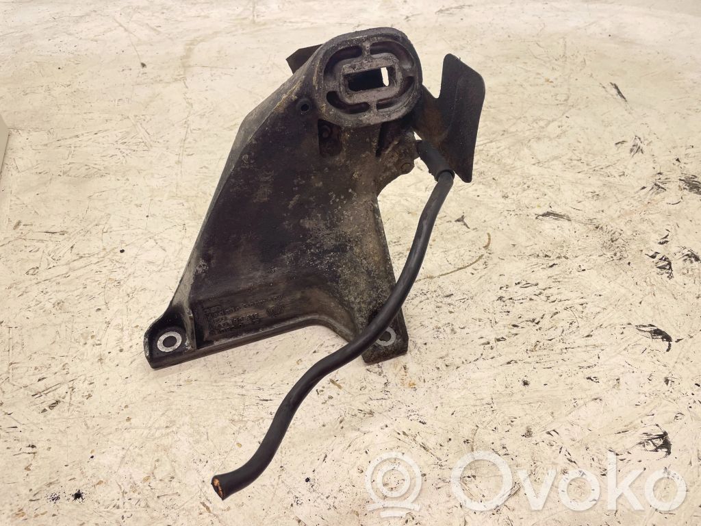 Audi A6 S6 C4 4A Engine mounting bracket 