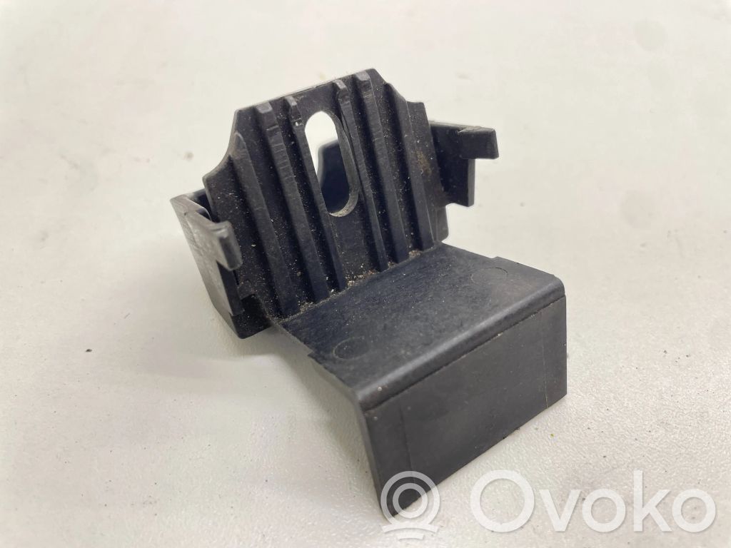 Audi A6 S6 C6 4F Front bumper mounting bracket 