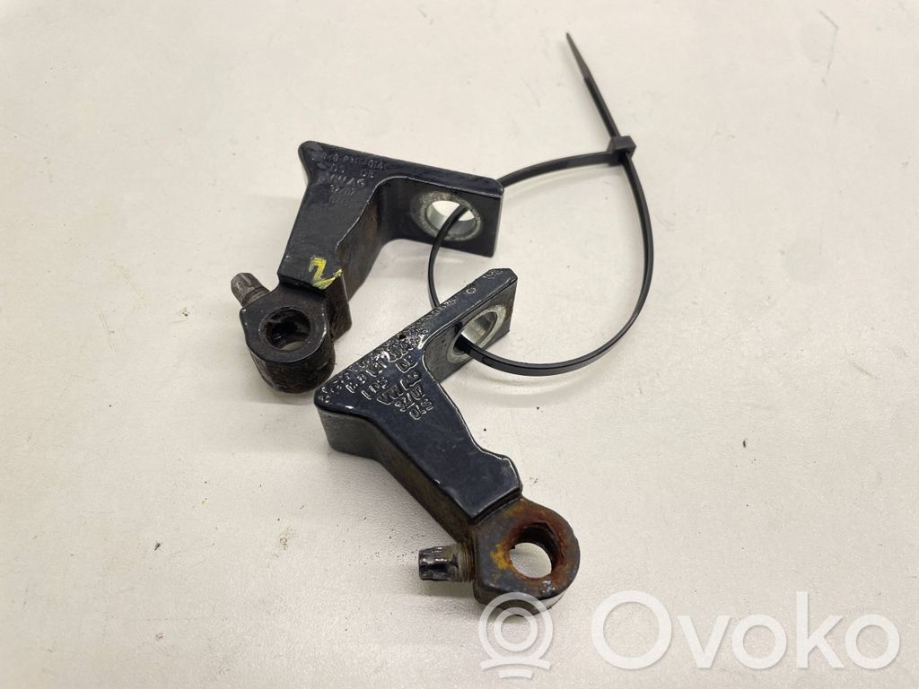Audi A5 8T 8F Rear door lower hinge 
