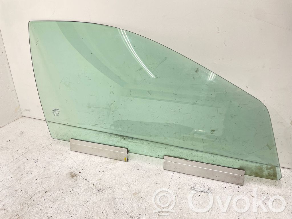 Volvo V70 Szyba drzwi przednich 