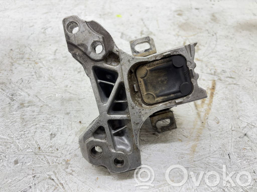 Peugeot 407 Engine mount bracket 
