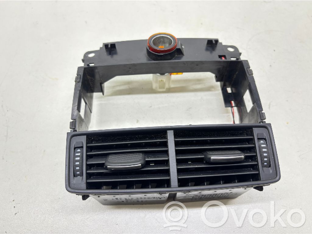 Audi A8 S8 D3 4E Centrinės oro grotelės 